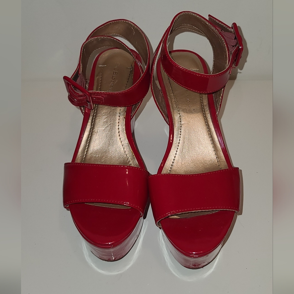 BCBGeneration Lee Ankle-Strap Sandal in Red Plarform Wedges Sandals size US 7